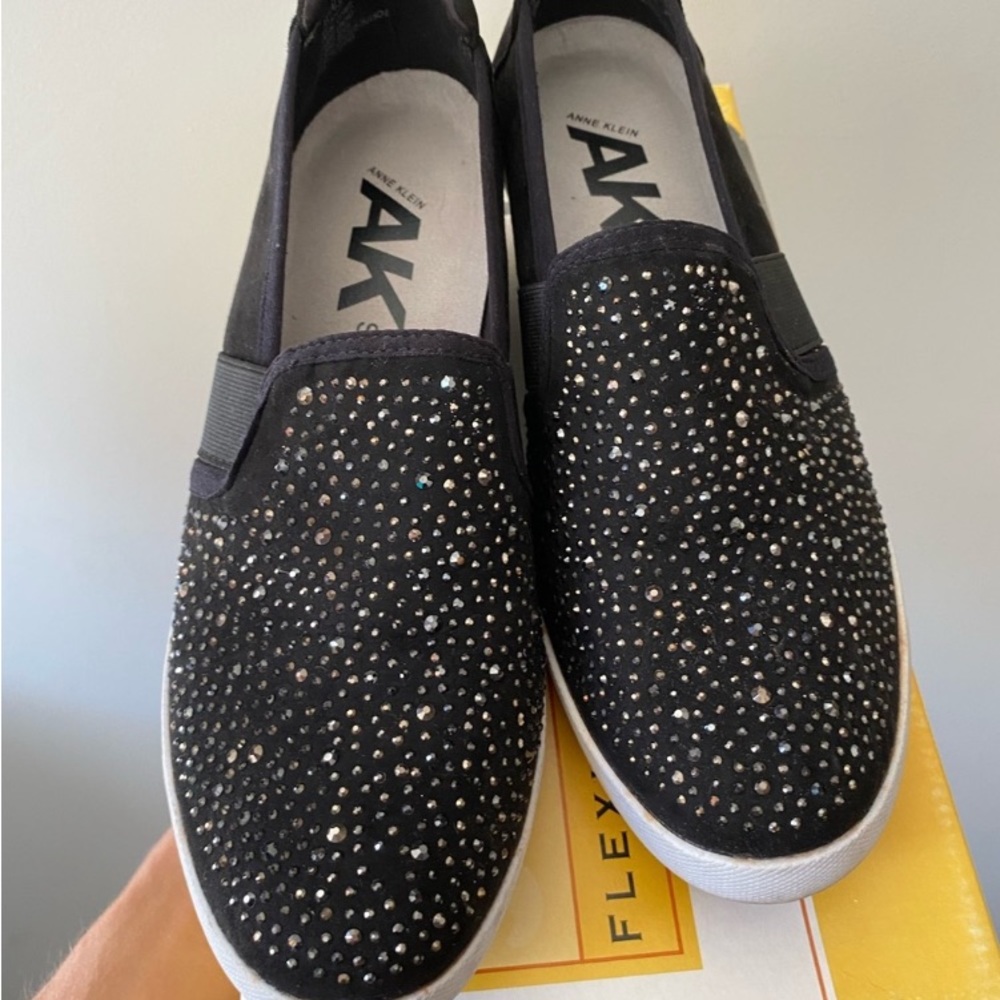ANNE KLEIN Sport Loafer Sneaker Shoes w/ slight wedge heel & sparkly accents!!!